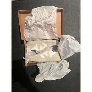 Veja - V-10 Mixed Leather Low-Top Court Sneakers